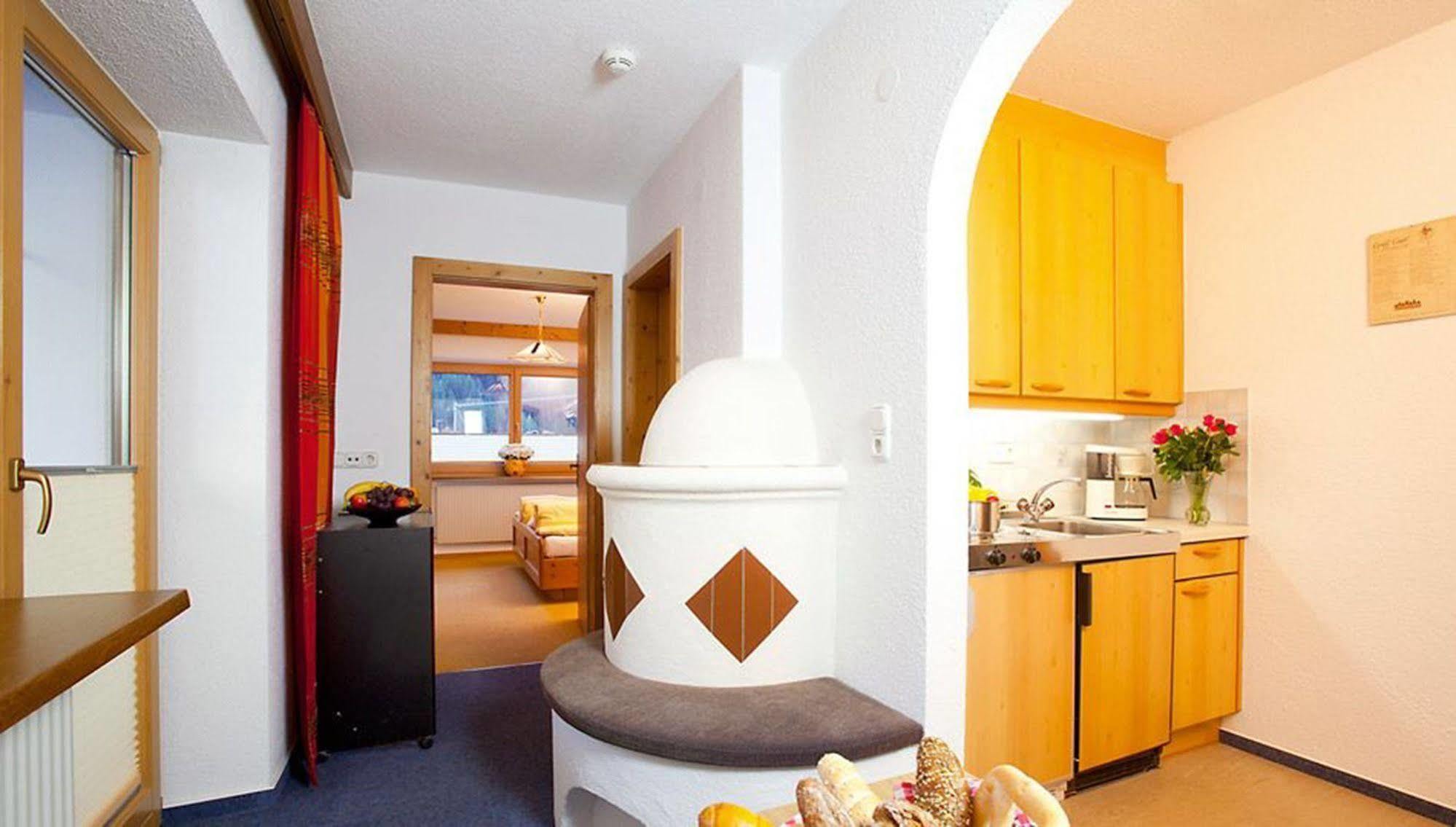 Top Tirol Appartement Губен Екстер'єр фото