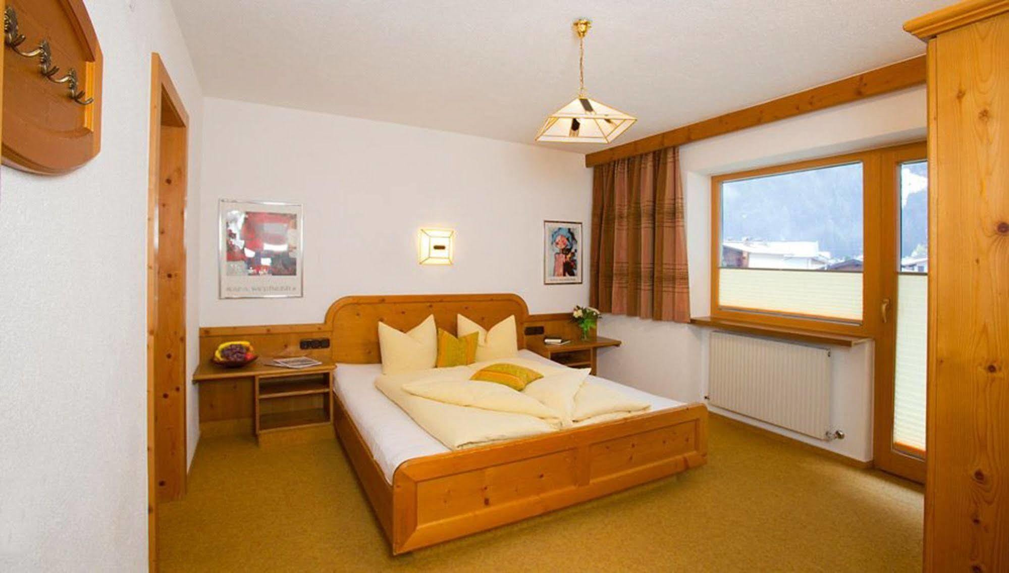 Top Tirol Appartement Губен Екстер'єр фото